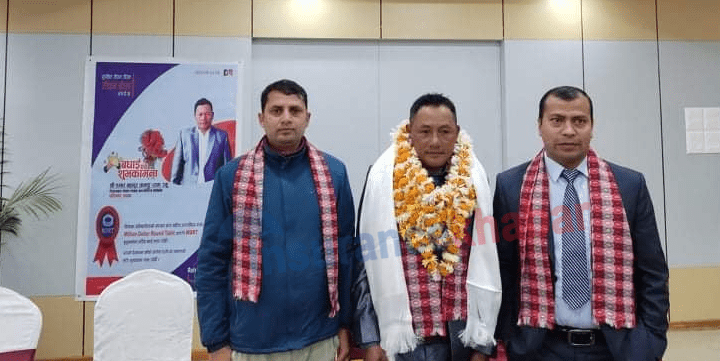 रिलायबल नेपाल लाइफको चरिकोट शाखाका दुई अभिकर्ता एमडिआरटि बन्न सफल